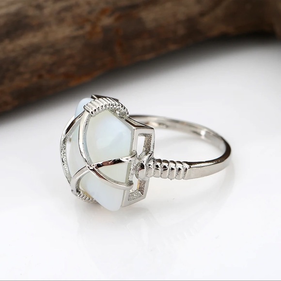 Unique Bohemian style Moonstone Silver Ring sz 7 Boho Statement Ring - Picture 3 of 5